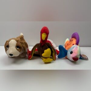 NWT TY BEANIE BABIES LOT‎ of 3 Retired Tracker (97), Gobbles (96) and Lips (99)